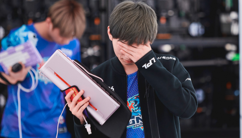 关于Doinb重返赛场，重返赛场首场状态出色，C9观众沸腾！气势如虹延续的信息