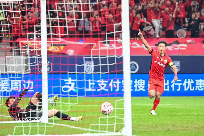 上海海港发布备战花絮；今晨造点机会；全明星赛任务艰巨；年轻球员得到机会的简单介绍