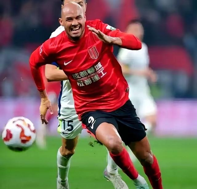 赛地聚焦——中超今夜热度飙升；法兰克福造点机会；震撼外界；年轻球员得到机会的简单介绍